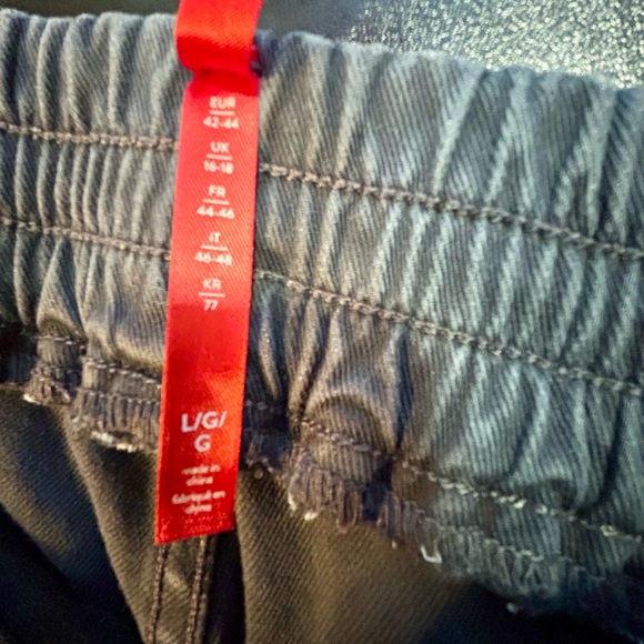 SPANX Gray Track Pants with Tapered Leg and Elastic Cuffs - Picture 5 of 5